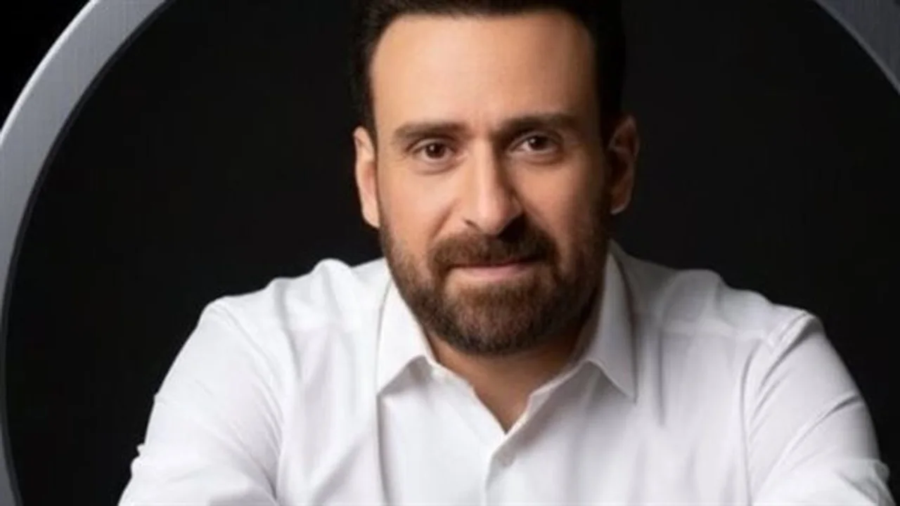 تحليل فني.. نضال الشافعي ينجح في رهان التنوع بين 3 منصات إبداعية مختلفة